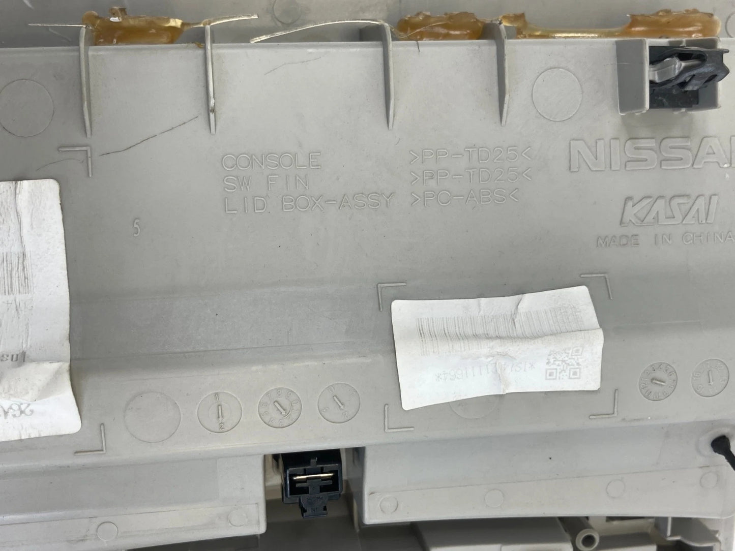 13-16 Nissan Pathfinder Roof Console Dome Map Light Sunglass Holder 26430-C990A