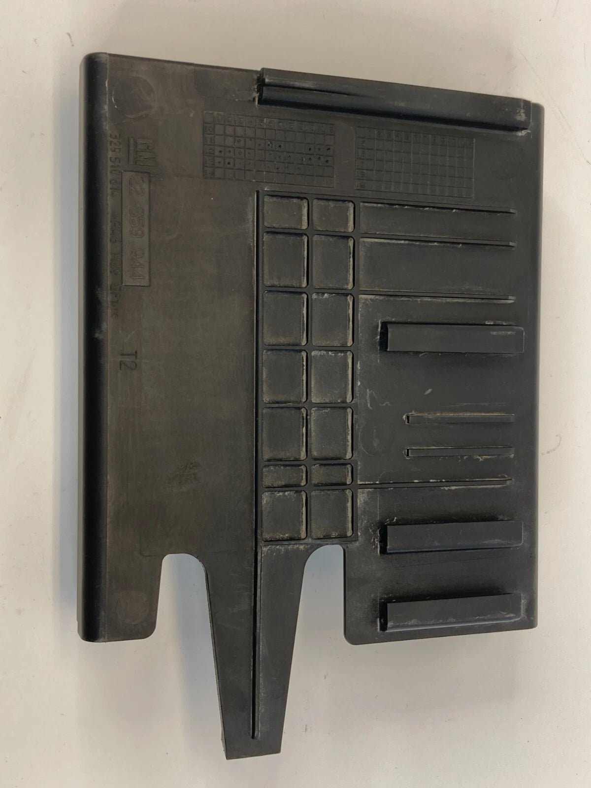 2013-2015 CHEVROLET MALIBU ENGINE CONTROL MODULE MOUNT BRACKET 22859944 OEM