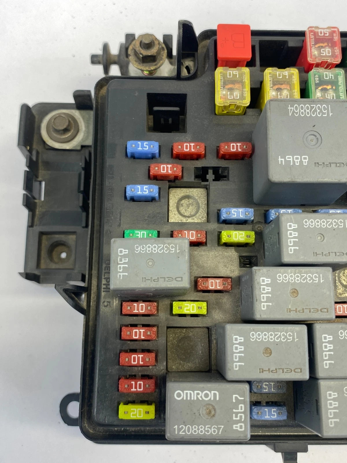 04 05 06 CHEVY TAHOE YUKON 5.3L INNER CABIN FUSE RELAY JUNCTION BOX 15201930 OEM