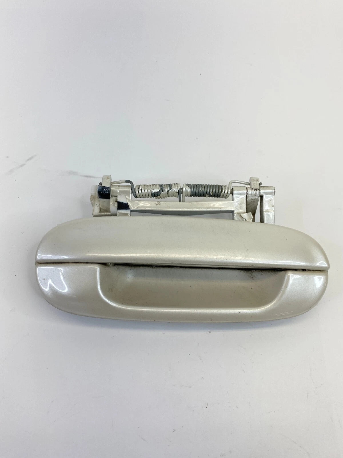 2000-2005 CADILLAC DEVILLE 4-DR FRONT RIGHT PASSENGER DOOR OUTER HANDLE ASSY OEM