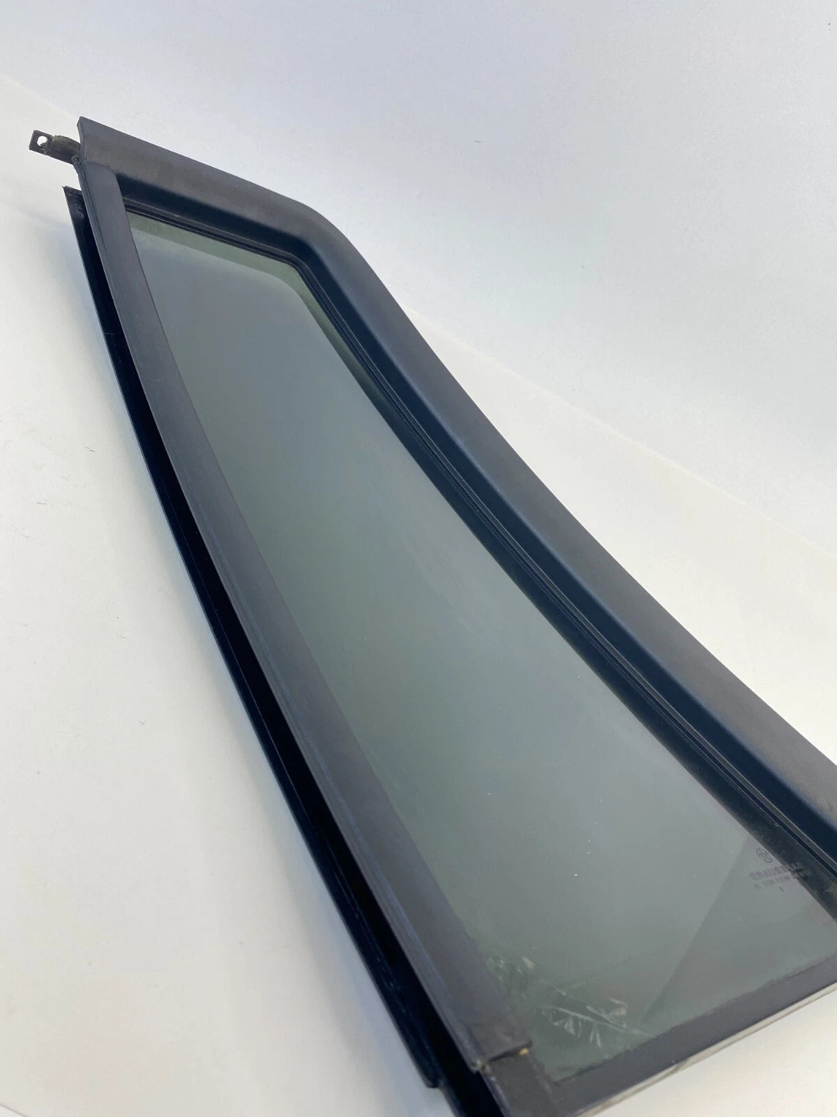 2001-2004 JEEP GRAND CHEROKEE REAR RIGHT SIDE REAR DOOR WINDOW VENT FIXED GLASS