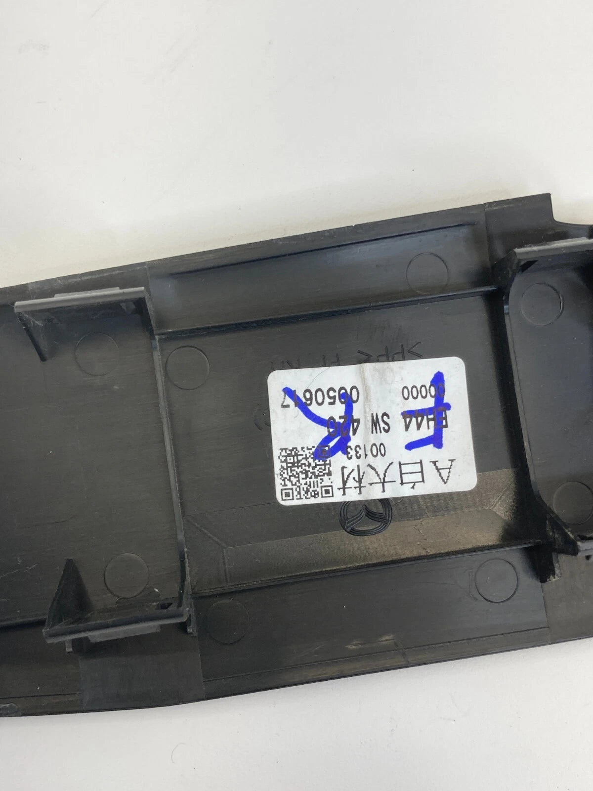 2010 2011 2012 MAZDA CX-7 FRONT RIGHT SIDE DOOR WINDOW SWITCH COVER TRIM BEZEL