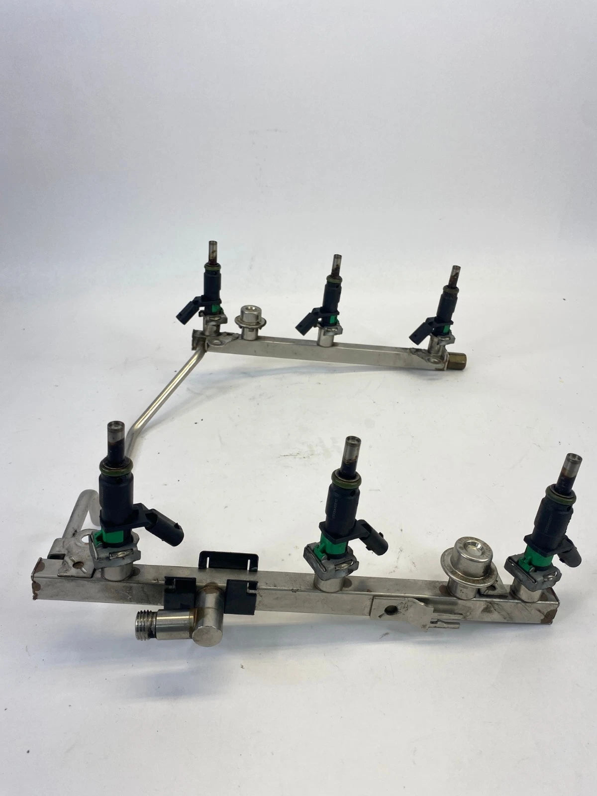 2010-2012 MERCEDES-BENZ GLK-350 FRONT ENGINE FUEL INJECTORS RAIL OEM A2720701395