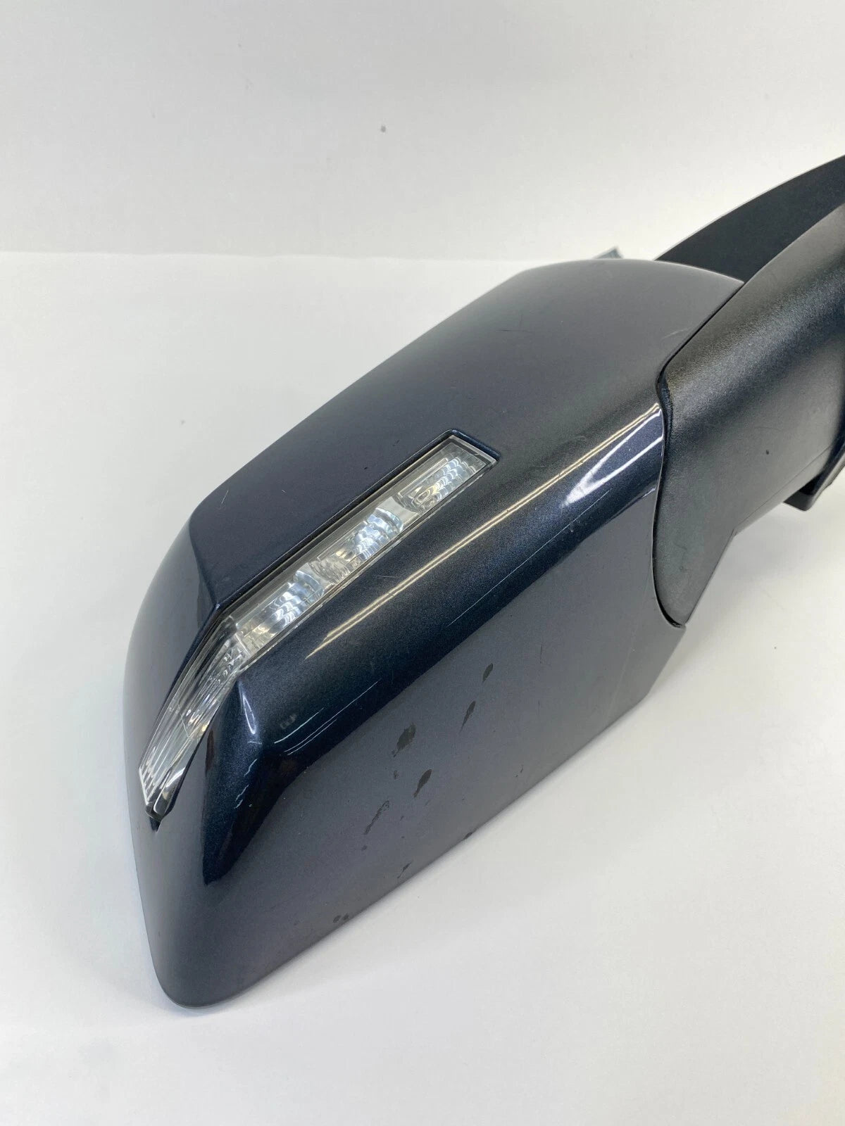 2009-2012 CHEVROLET TRAVERSE RIGHT SIDE VIEW POWER DOOR MIRROR W/ TURN LIGHT OEM