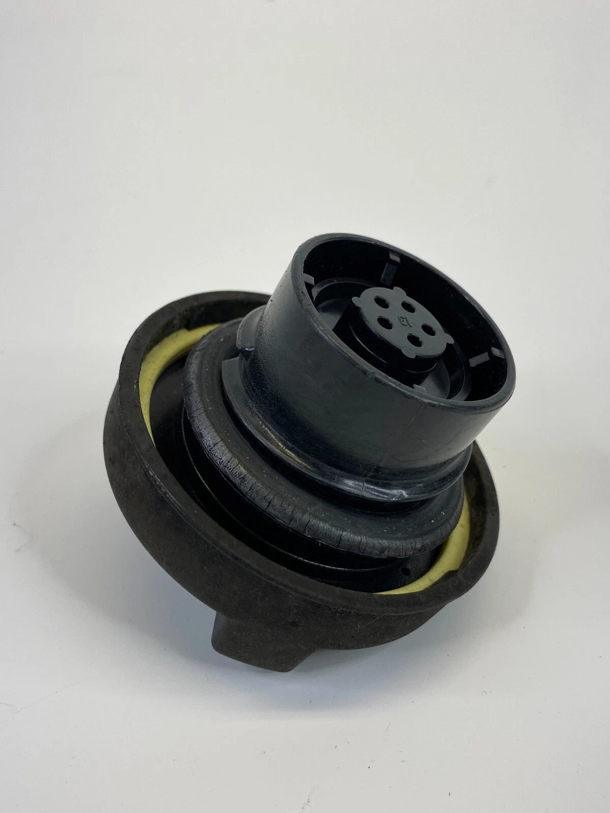 2012-2017 HYUNDAI ACCENT 11-16 HYUNDAI ELANTRA GAS FUEL FILLER TANK CAP