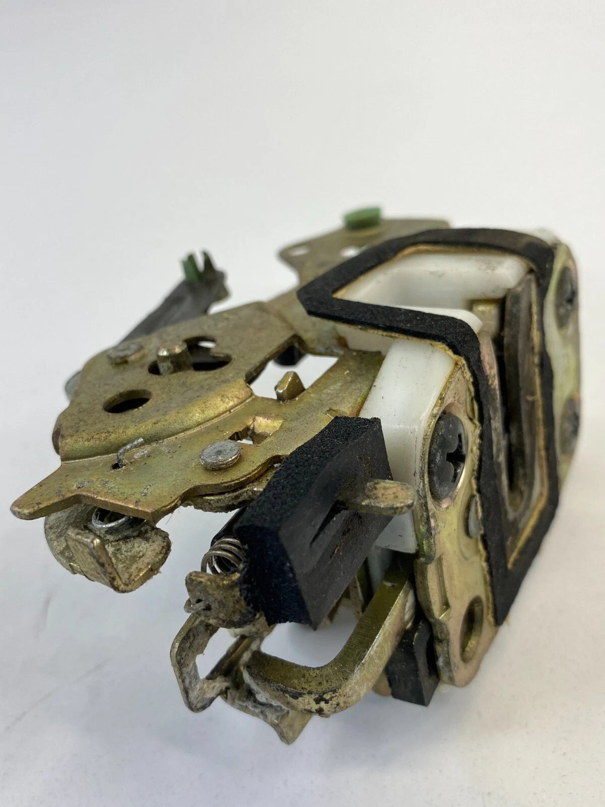1997-2002 FORD ESCORT REAR PASSENGER SIDE DOOR LOCK LATCH ACTUATOR ASSEMBLY OEM