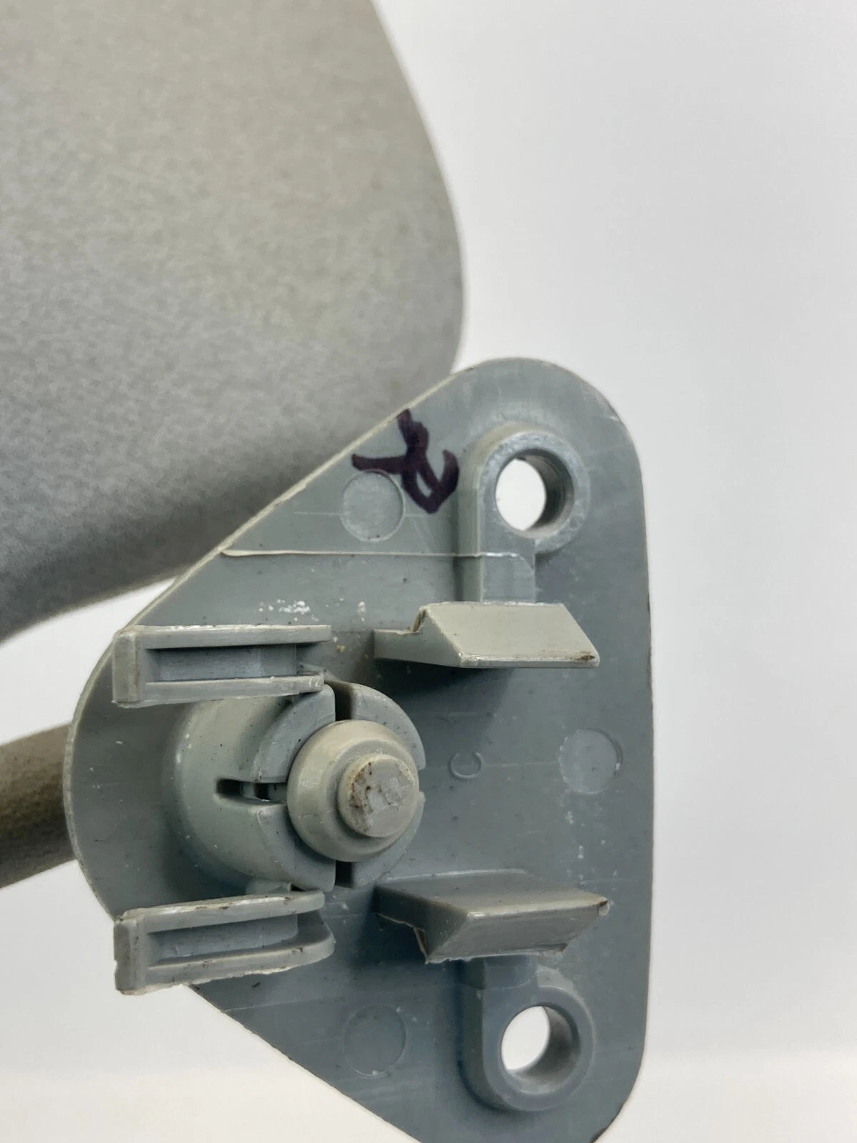 2007-2013 MITSUBISHI OUTLANDER ROOF RIGHT PASSENGER SUNVISOR SUN VISOR SHADE OEM