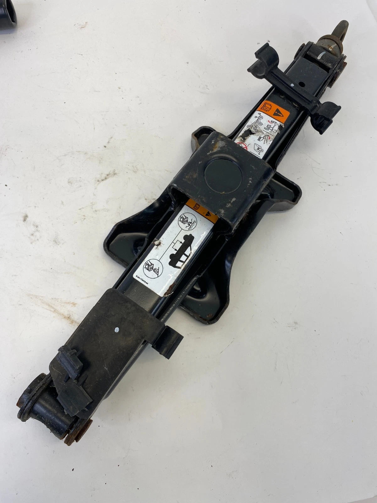 2008-2012 FORD ESCAPE EMERGENCY SPARE TIRE JACK & WRENCH 3L8A-17A078-8A OEM