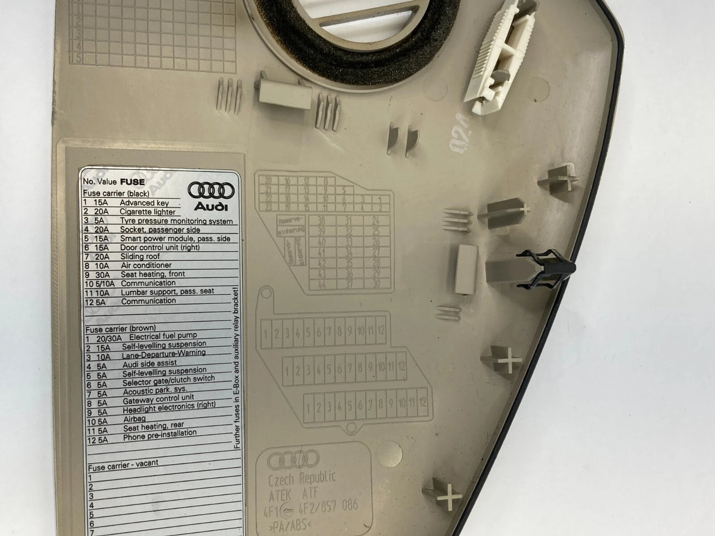 2007-2011 AUDI A6 DASH RIGHT PASSENGER SIDE END CAP COVER 4F2-857-086 OEM