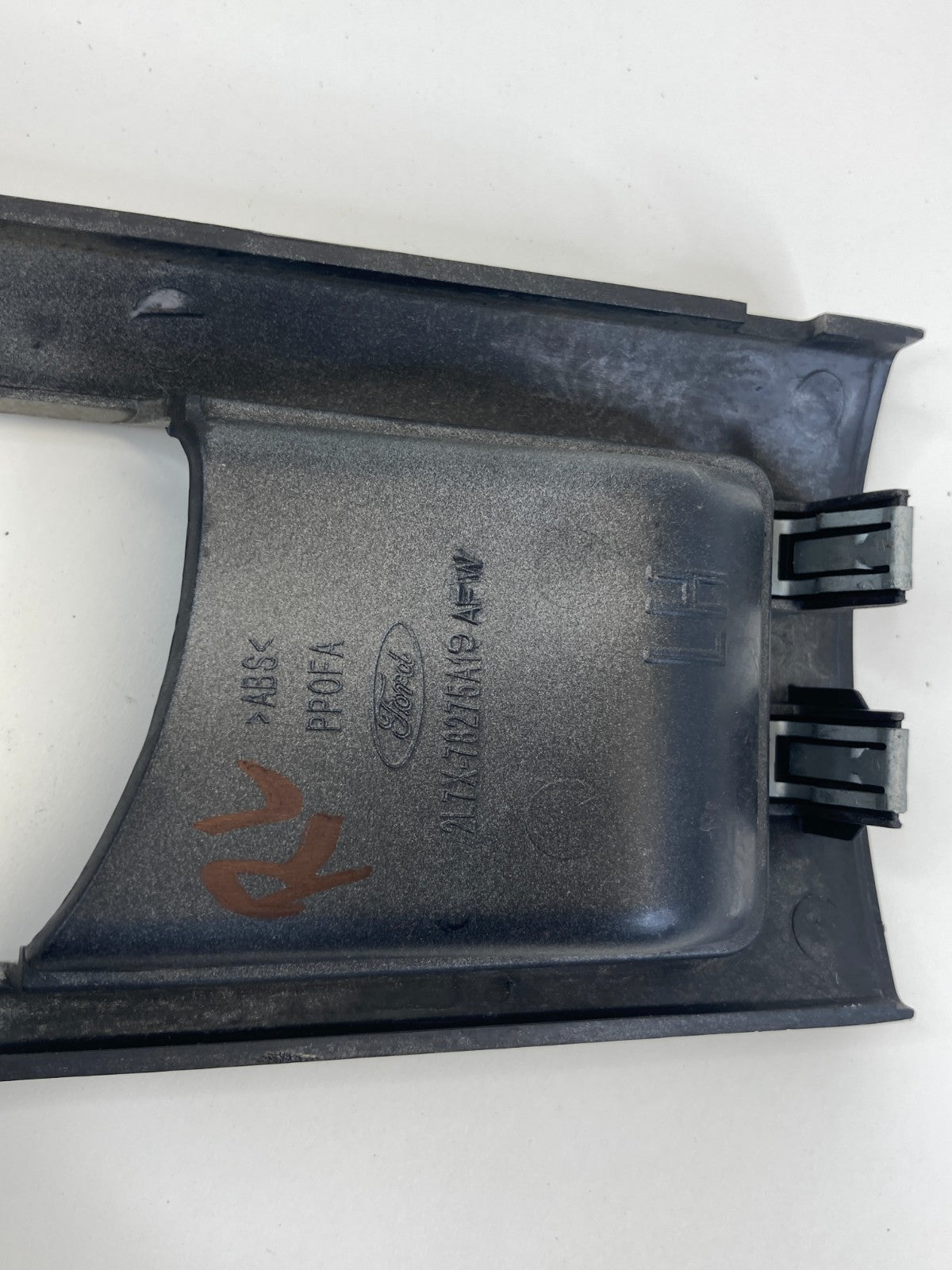 2003-2006 Lincoln Navigator Rear Left Driver Side Inner Door Handle w/ Bezel