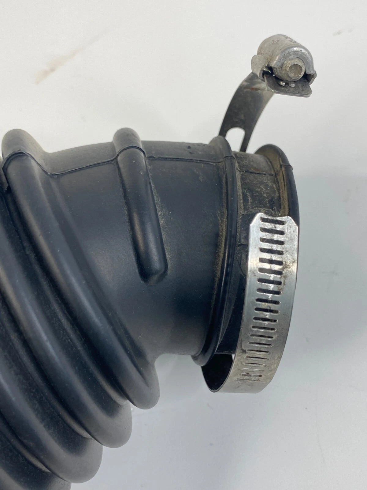 2012-2018 FORD FOCUS AIR INTAKE HOSE TUBE DUCT FLEXIBLE PIPE BREATHER TUBE OEM