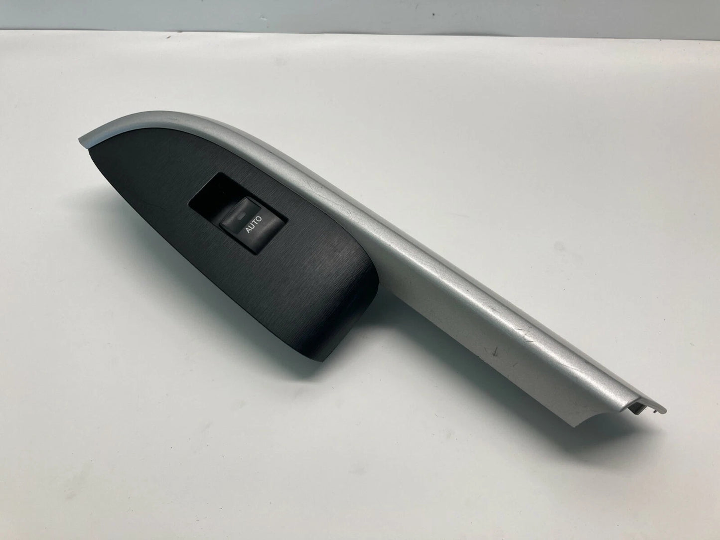 2010-2015 TOYOTA PRIUS REAR LEFT SIDE POWER WINDOW SWITCH W/ BEZEL 74272-47060