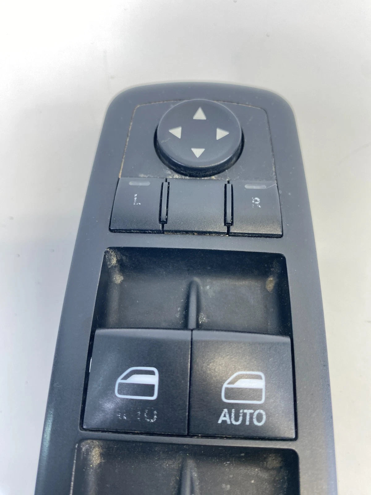 2015-2017 Chrysler 200 Front Left Driver Door Master Window Switch 68231805AA