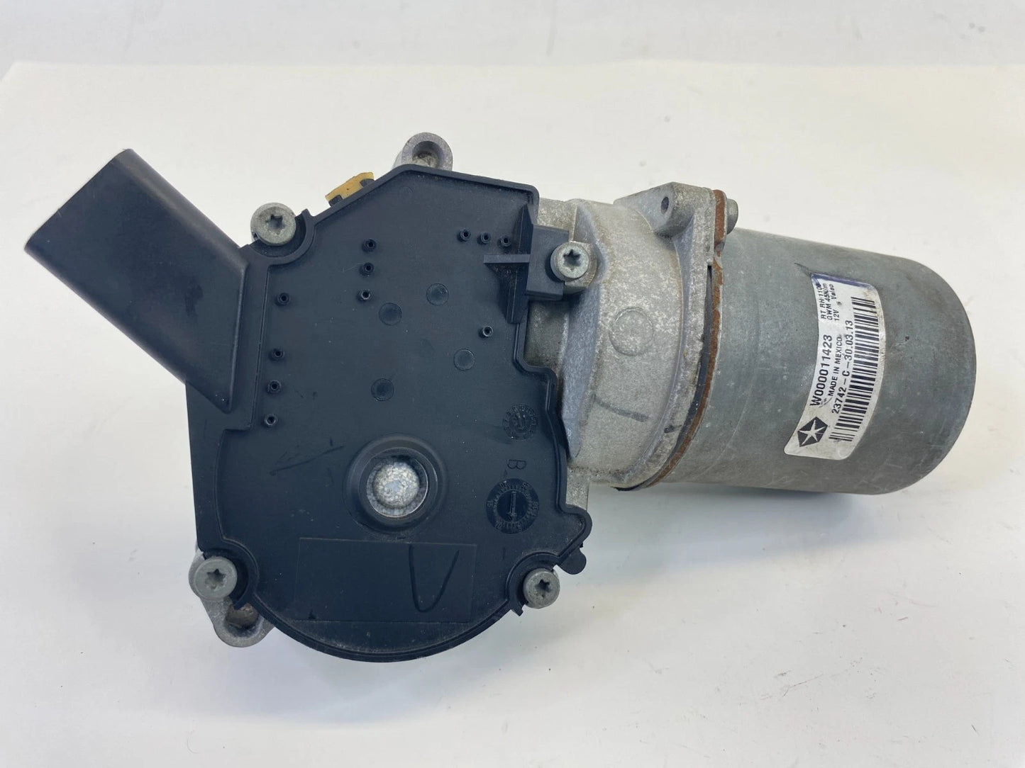 2008-2016 Chrysler Town & Country Front Windshield Wiper Motor Assy W000011423