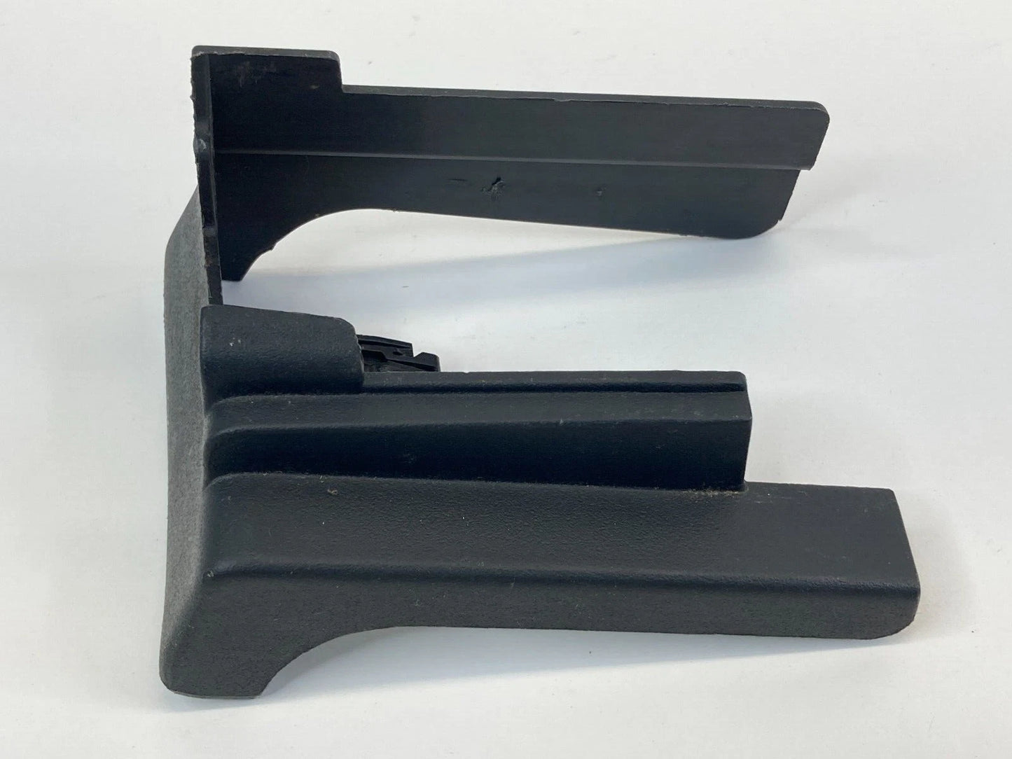 10-12 FORD TAURUS FRONT SEAT REAR RIGHT SIDE TRACK COVER TRIM 8A53-54130A02 OEM
