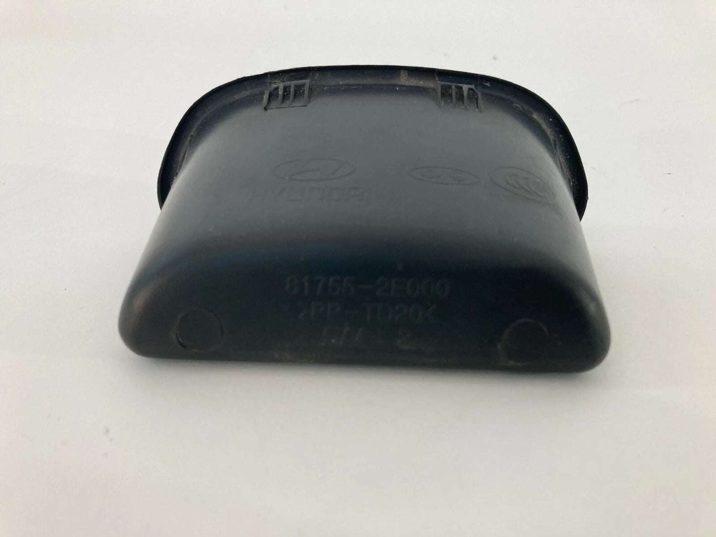 2006 - 2011 HYUNDAI ACCENT TAIL GATE PULL HANDLE COVER ASSEMNBLY 81755-2E000 OEM