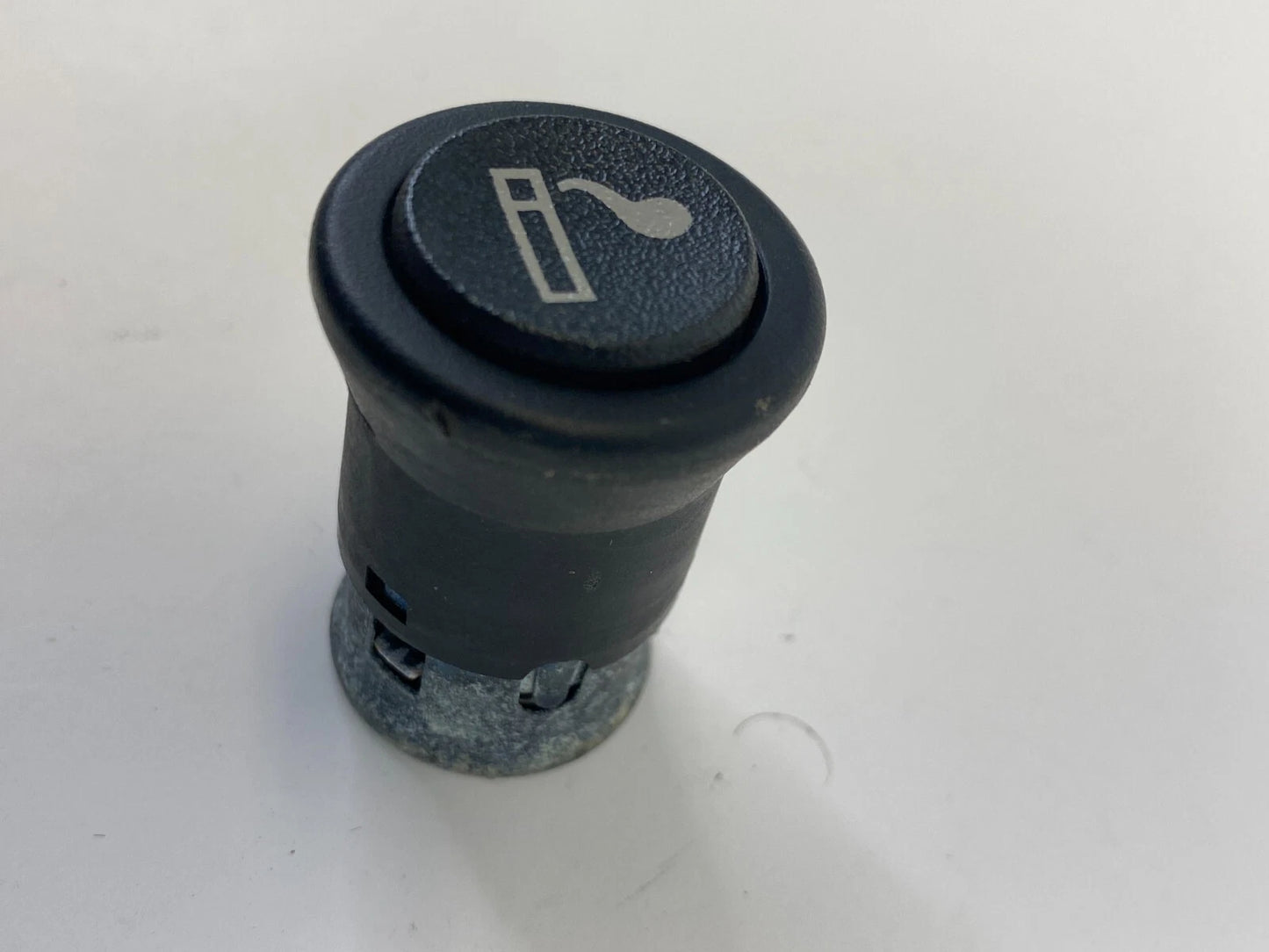 1998 1999 2000 2001 AUDI A6 QUATTRO POWER OUTLET CIGARETTE LIGHTER SOCKET OEM