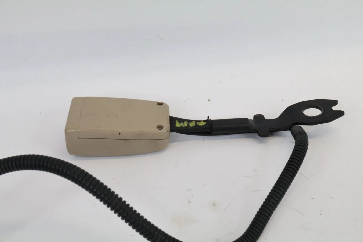2007-2011 HYUNDAI ACCENT SEDAN FRONT LEFT DRIVER SIDE SEAT BELT BUCKLE FR LH OEM
