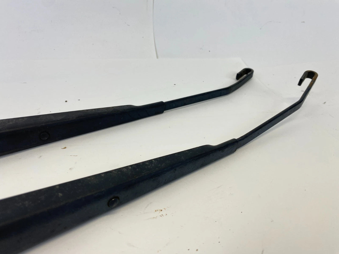 2002-2010 FORD EXPLORER FRONT RIGHT & LEFT WINDSHIELD WIPER ARM PAIR SET OEM
