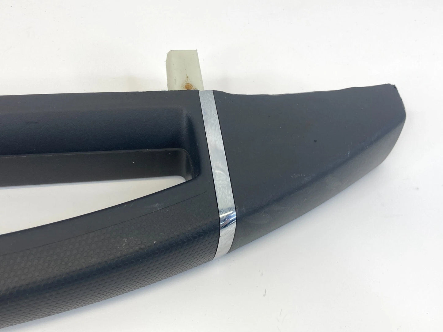 2010 2011 2012 JEEP LIBERTY DASH DASHBOARD RIGHT SIDE PULL GRAB HANDLE TRIM OEM
