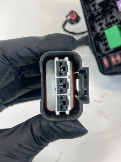 2011-2014 HYUNDAI SONATA 2.4L L4 A/T ENGINE COMPARTMENT FUSE BOX RELAY JUNCTION