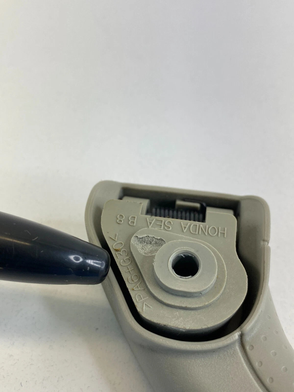 06-08 HONDA PILOT FRONT LEFT DRIVER SIDE INTERIOR ROOF GRAB GRIP ASSIST HANDLE