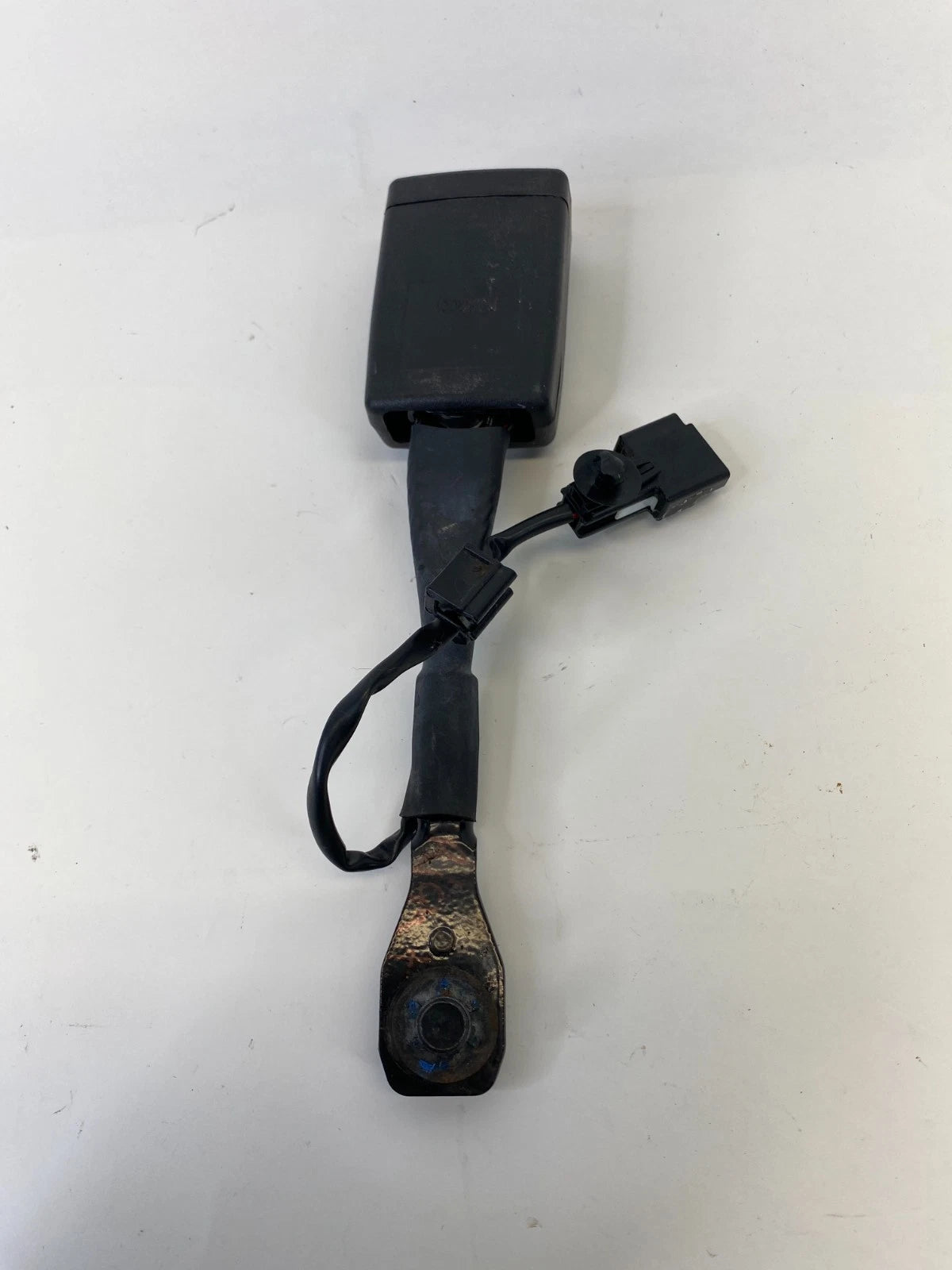 2013-2019 CADILLAC ATS FRONT RIGHT PASSENGER SIDE SEAT BELT BUCKLE END ASSY OEM