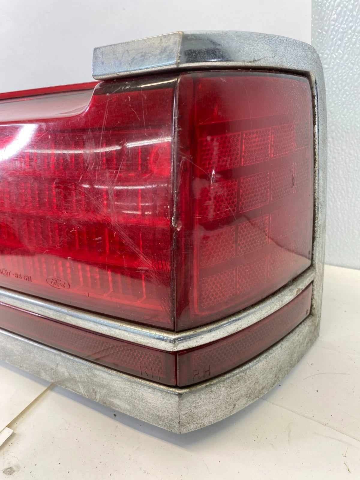 1988-1991 MERCURY GRAND MARQUIS TAILLIGHT TAIL LIGHT LAMP PASSENGER RIGHT OEM