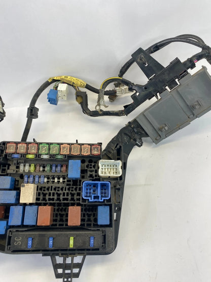 2010-2013 SUZUKI KIZASHI SE ENGINE FUSE BOX JUNCTION BLOCK UNIT 36068-57L60 OEM
