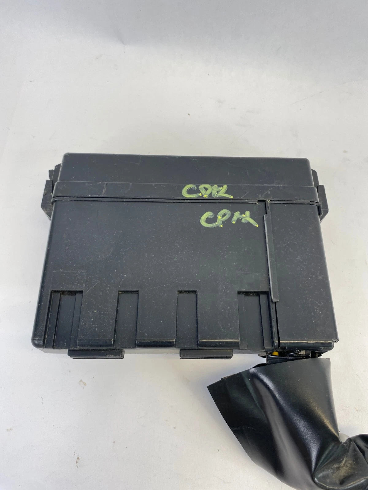2008-2013 INFINITI G37 ENGINE BAY BATTERY FUSE RELAY BOX MODULES OEM 24381-7990A