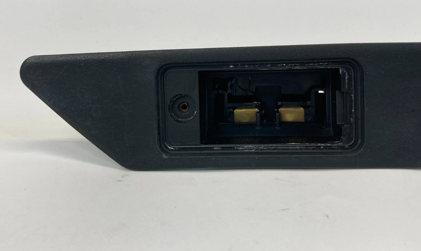 04-11 AUDI A4 A6 QUATTRO SEDAN RR TRUNK LICENSE LIGHT HANDLE LID MOLDING OEM