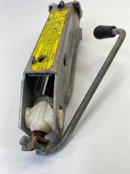 1998-2004 AUDI A6 98-05 VW JETTA EMERGENCY SPARE TIRE FLOOR JACK 8L0-011-031-A