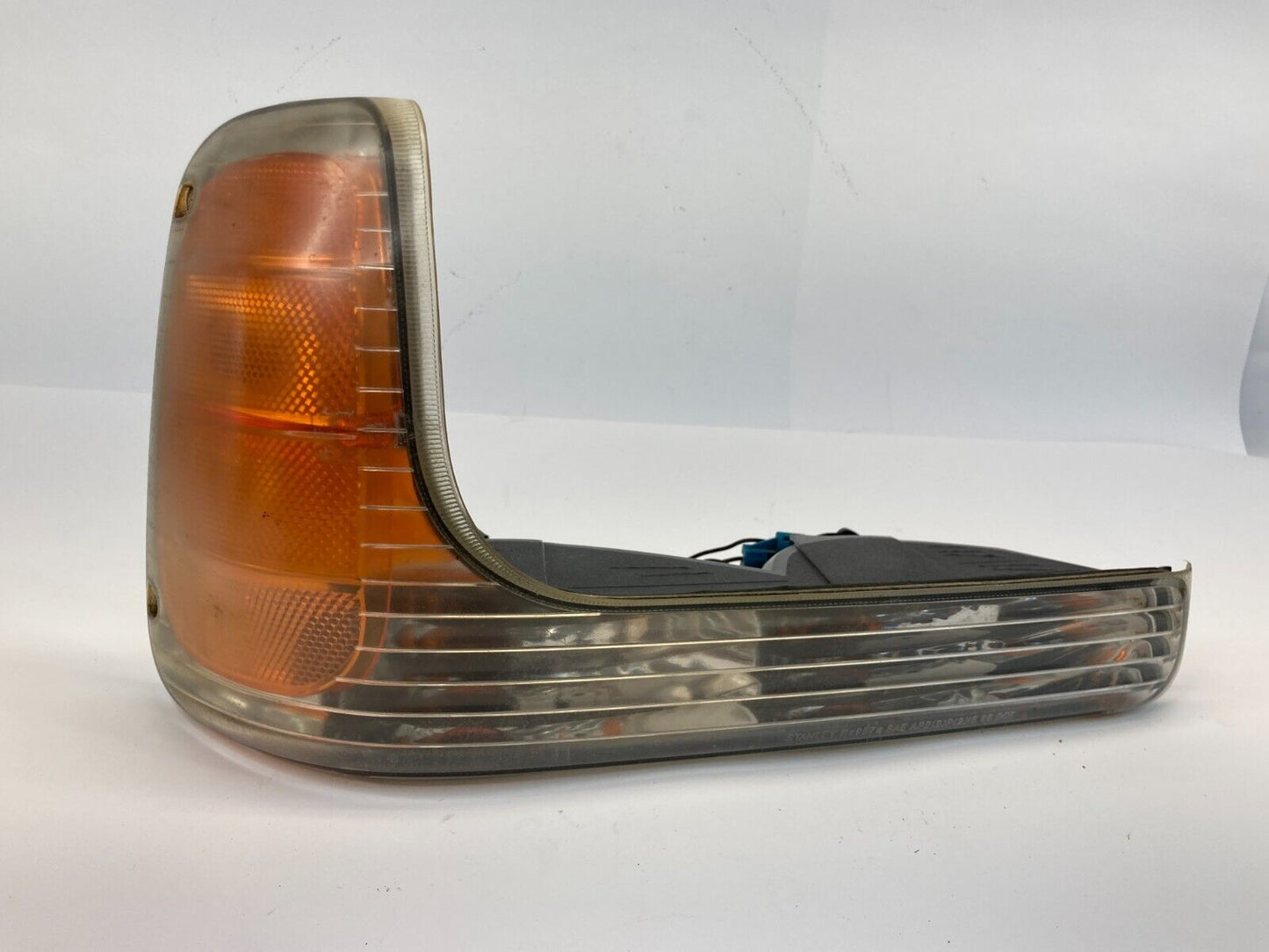 1999 2000 Cadillac Escalade Front Right Bumper Side Marker Light Lamp 15763596