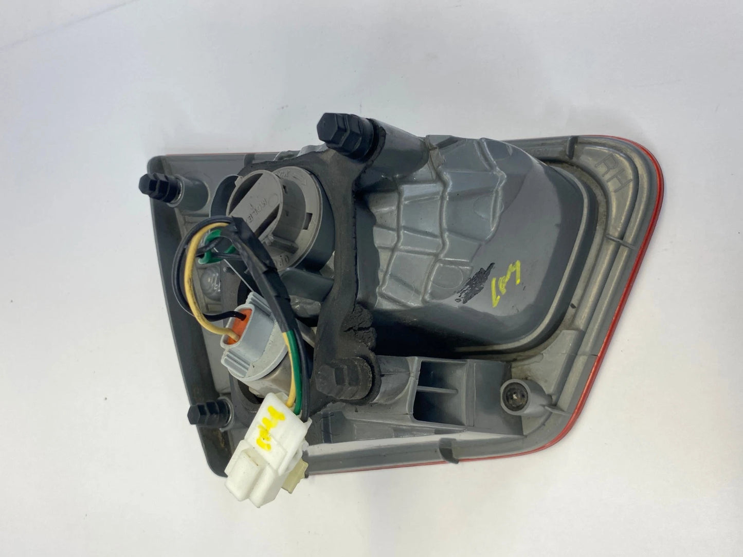 2010-2013 KIA FORTE SEDAN REAR RIGHT INNER TAILLIGHT TRUNK LID MOUNTED LAMP OEM