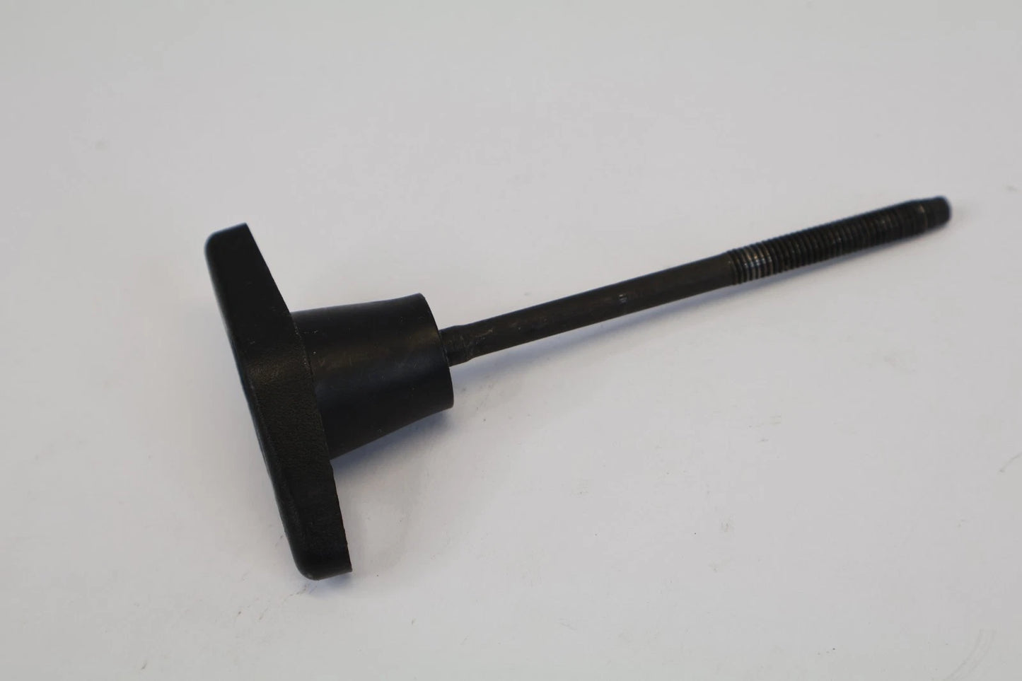 2009-2017 CHEVROLET TRAVERSE SPARE TIRE JACK STOWAGE RETAINER SCREW OEM