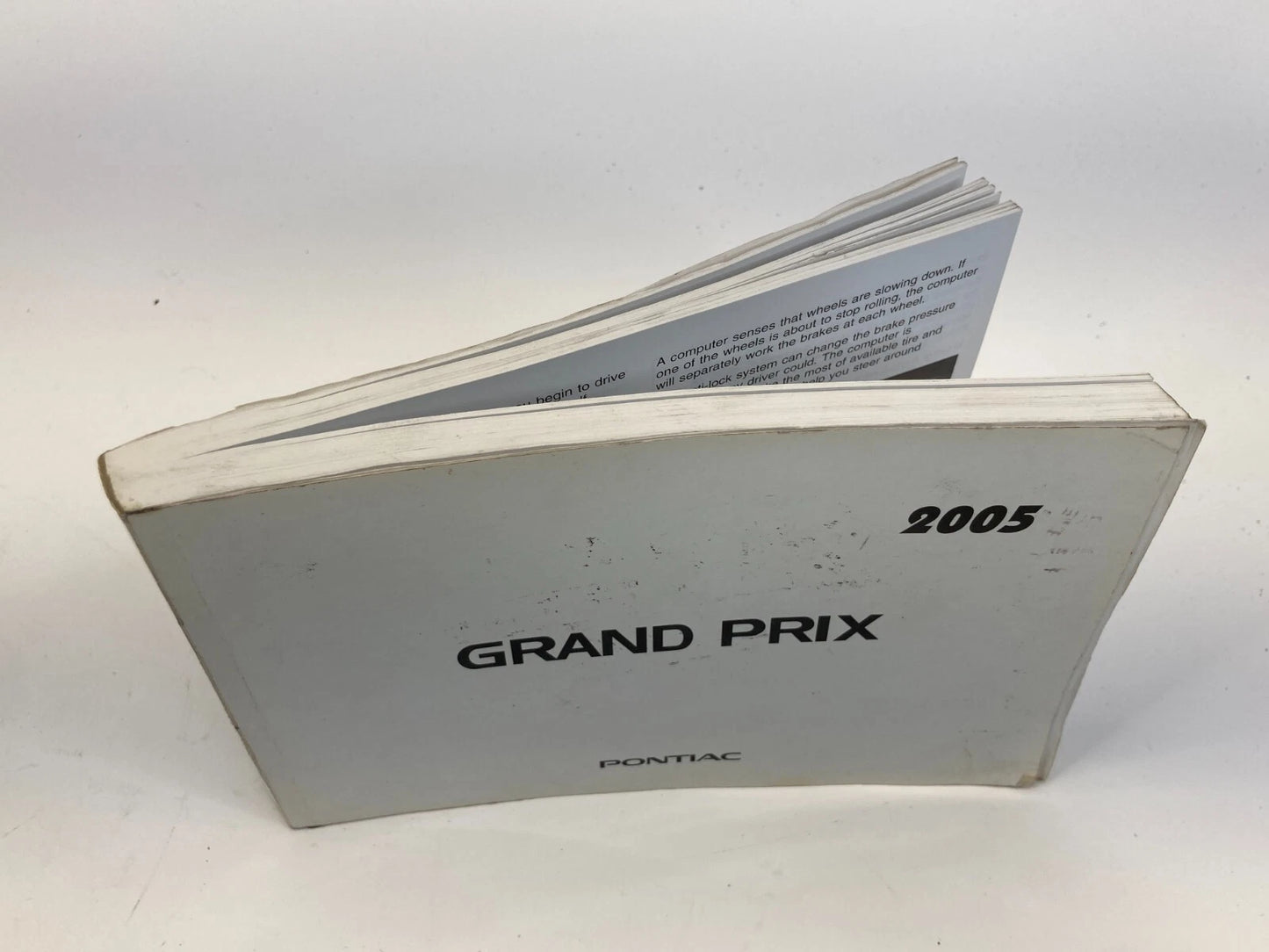 2005 PONTIAC GRAND PRIX GT2 SEDAN OWNERS MANUAL MAINTENANCE GUIDE OEM
