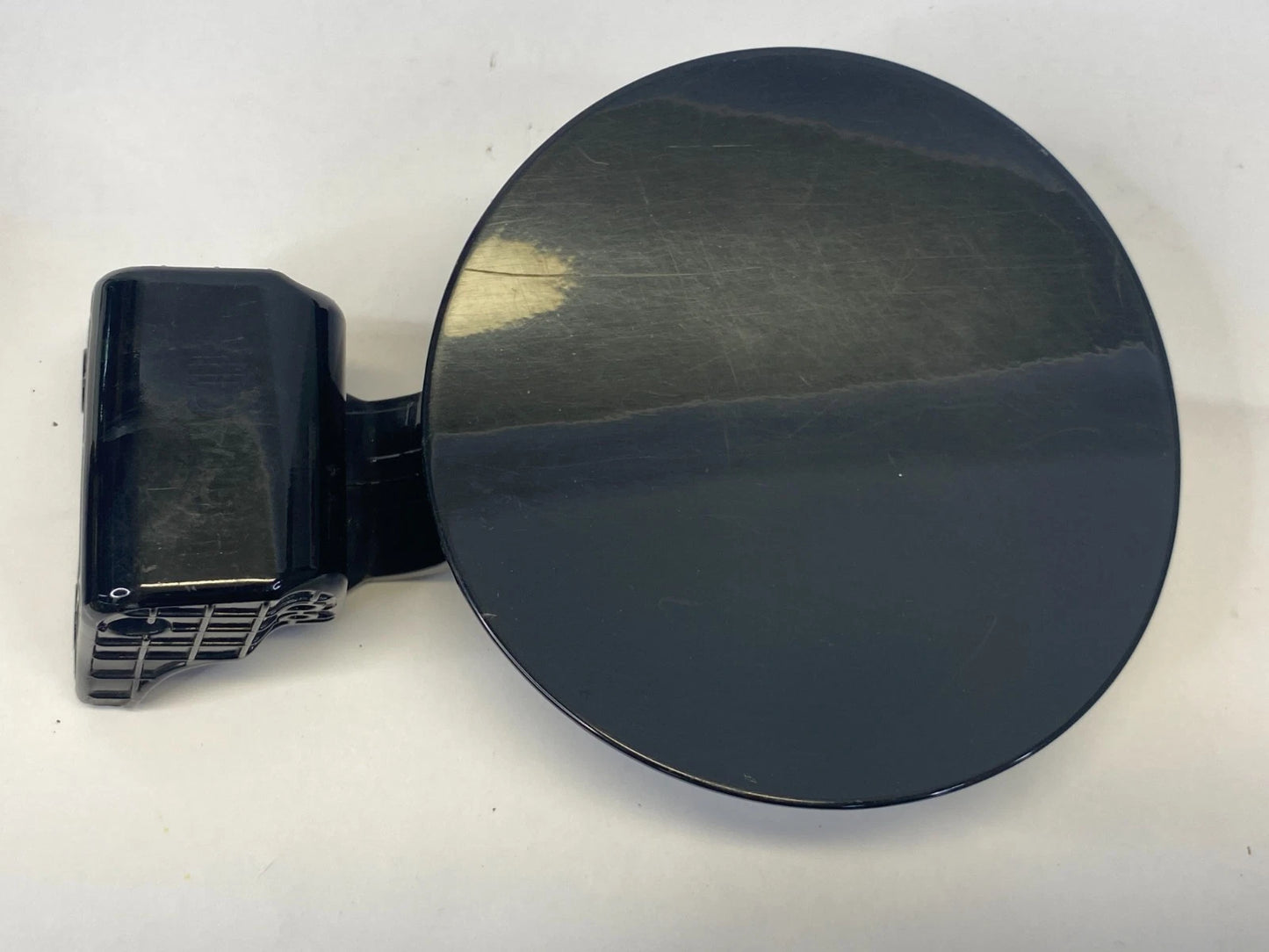 2011-2015 HYUNDAI ELANTRA SEDAN FUEL FILLER DOOR GAS LID COVER OEM