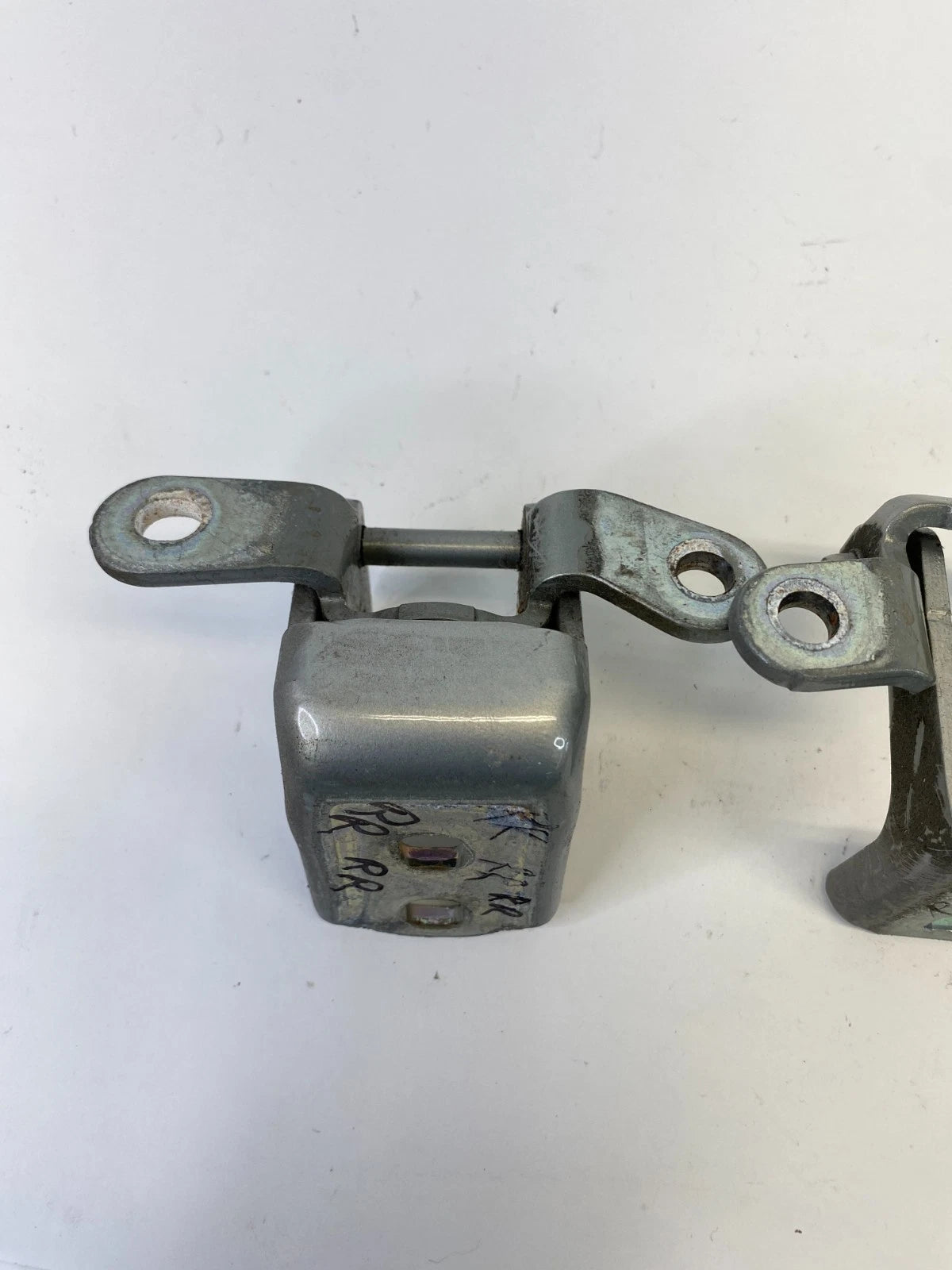 11-17 REGAL 10-16 LACROSSE REAR RIGHT SIDE DOOR UPPER & LOWER HINGE SET PAIR OEM