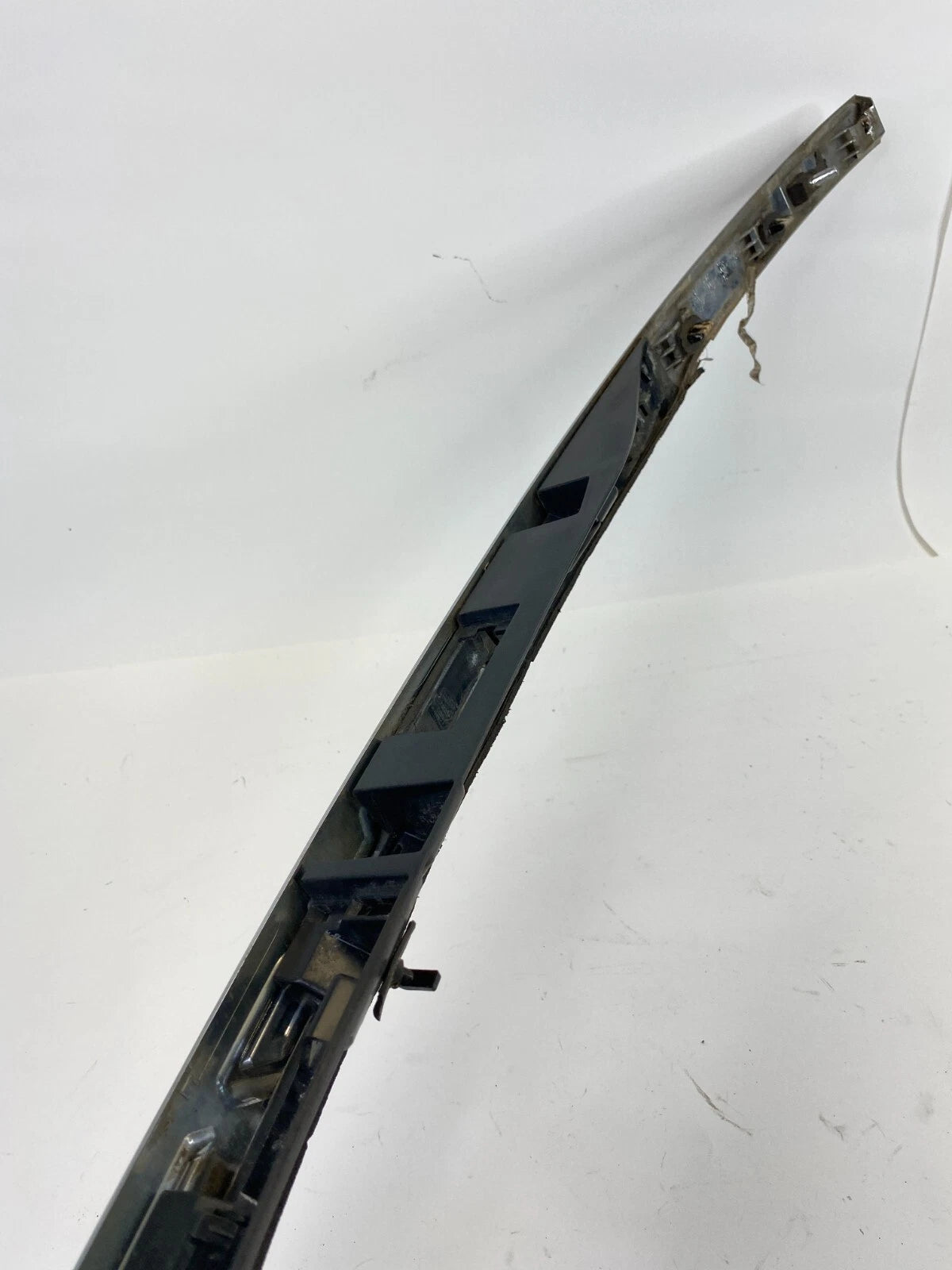 2013-2015 FORD POLICE INTERCEPTOR UTILITY REAR LIFTGATE MOLDING BB53-13B482-ABW