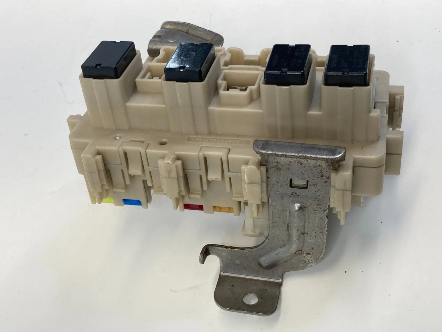 2010-2013 NISSAN ALTIMA 2.5L AT INTERIOR UNDER DASH JUNCTION FUSE RELAY BOX