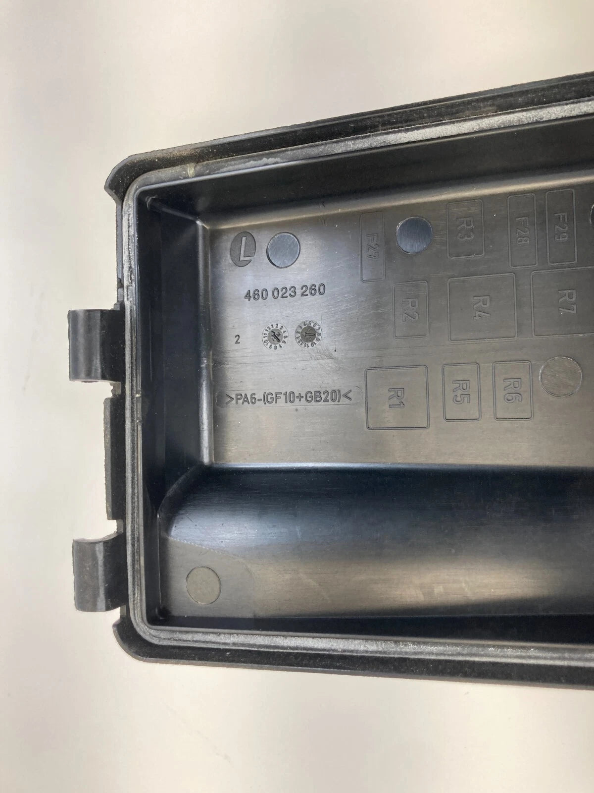 03-11 SAAB 9-3 93 2.0L ENGINE FUSE RELAY BOX FUSEBOX COVER LID TOP 24438039 OEM