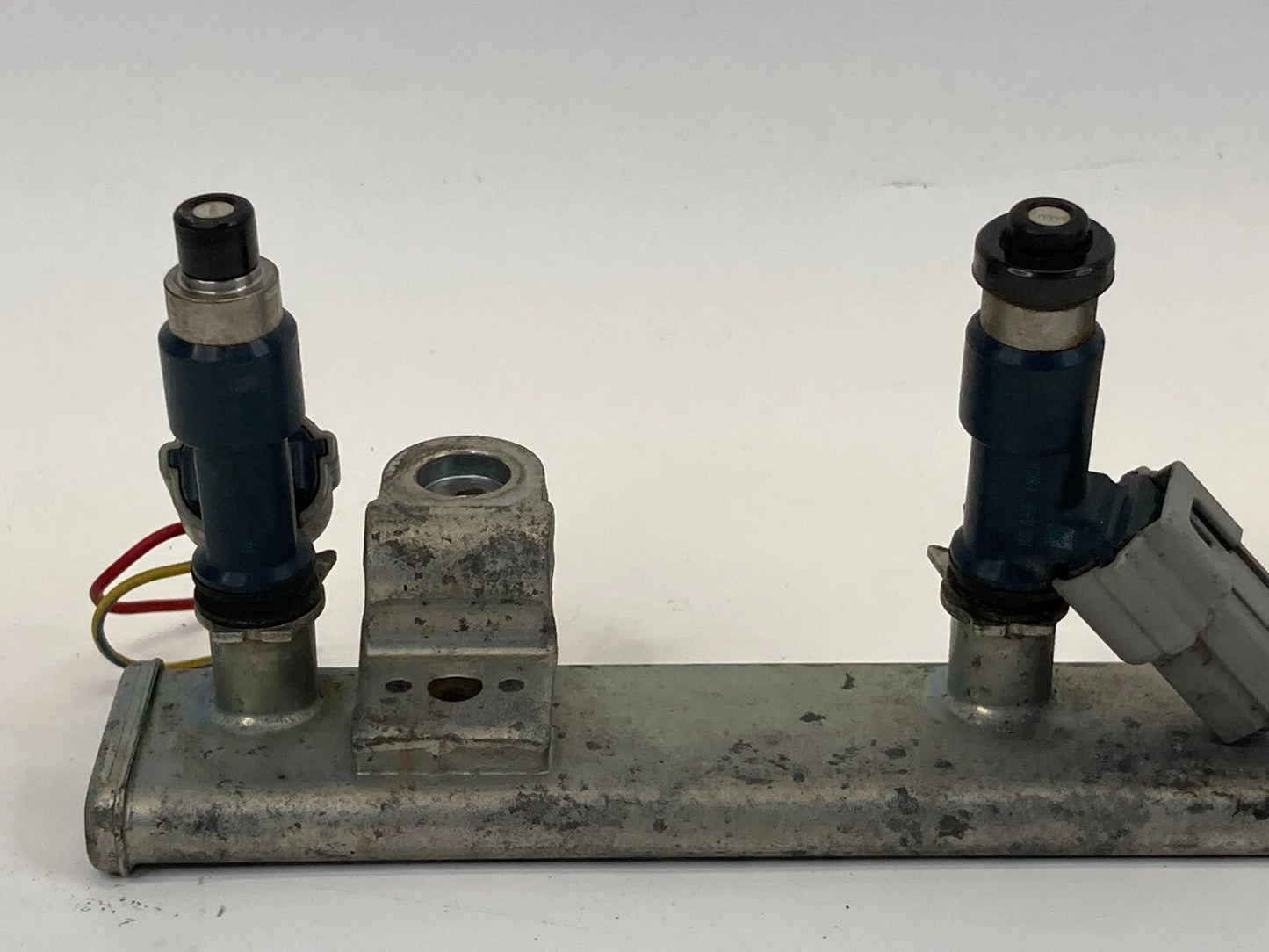 06 07 08 09 10 11 12 MITSUBISHI GALANT A/T FUEL INJECTION RAIL W/ INJECTORS