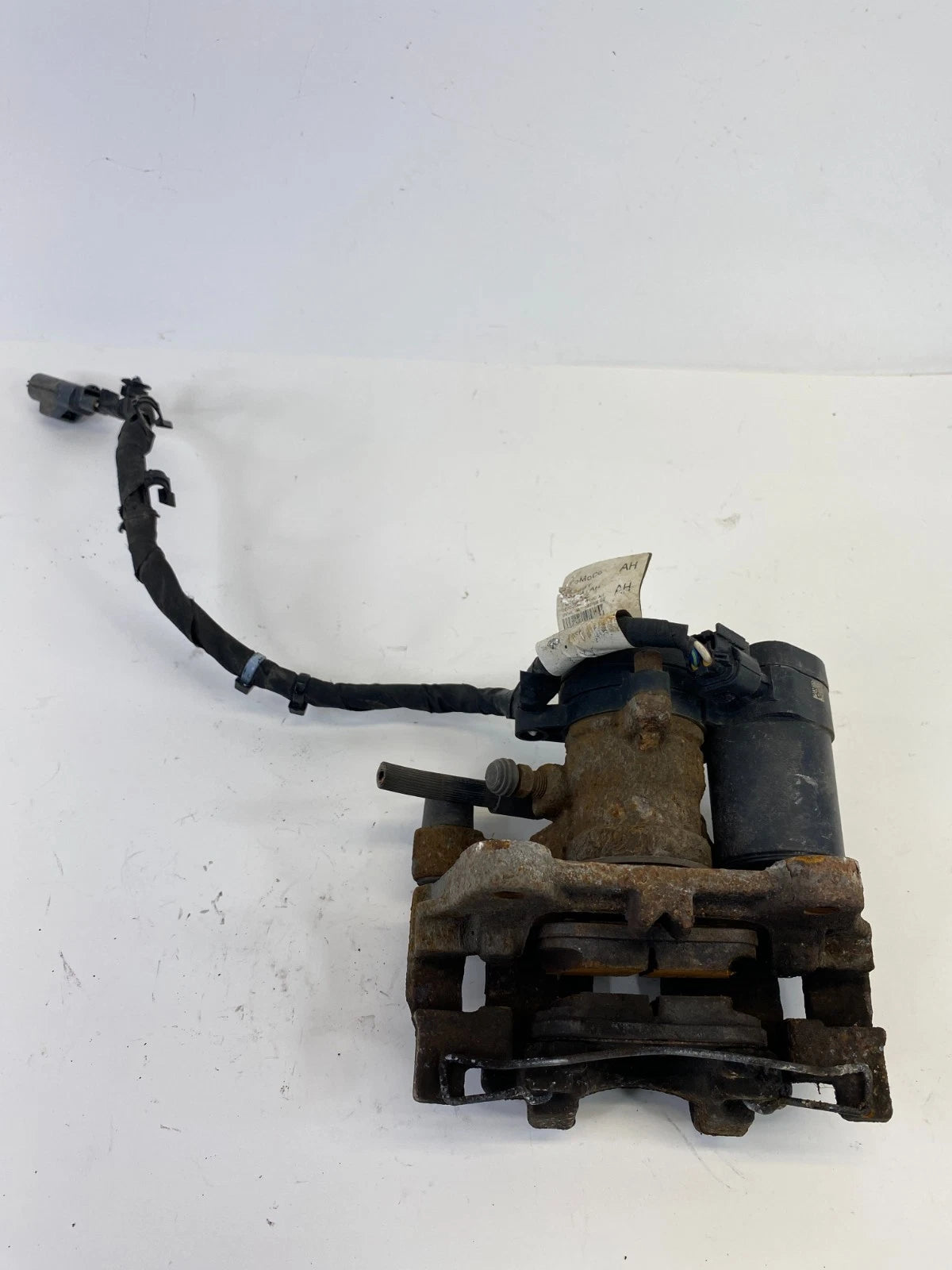 2013-2020 Ford Fusion 2.5L 16V Rear Right Side Brake Caliper DG9C-2D250-A OEM