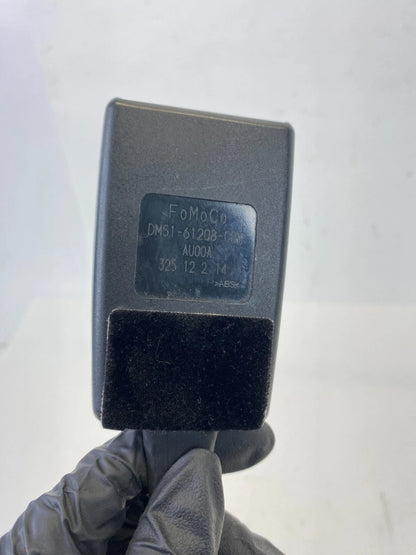 2013 2014 FORD FOCUS FRONT RIGHT PASSENGER SEAT BELT BUCKLE DM51-610D66-AAW OEM