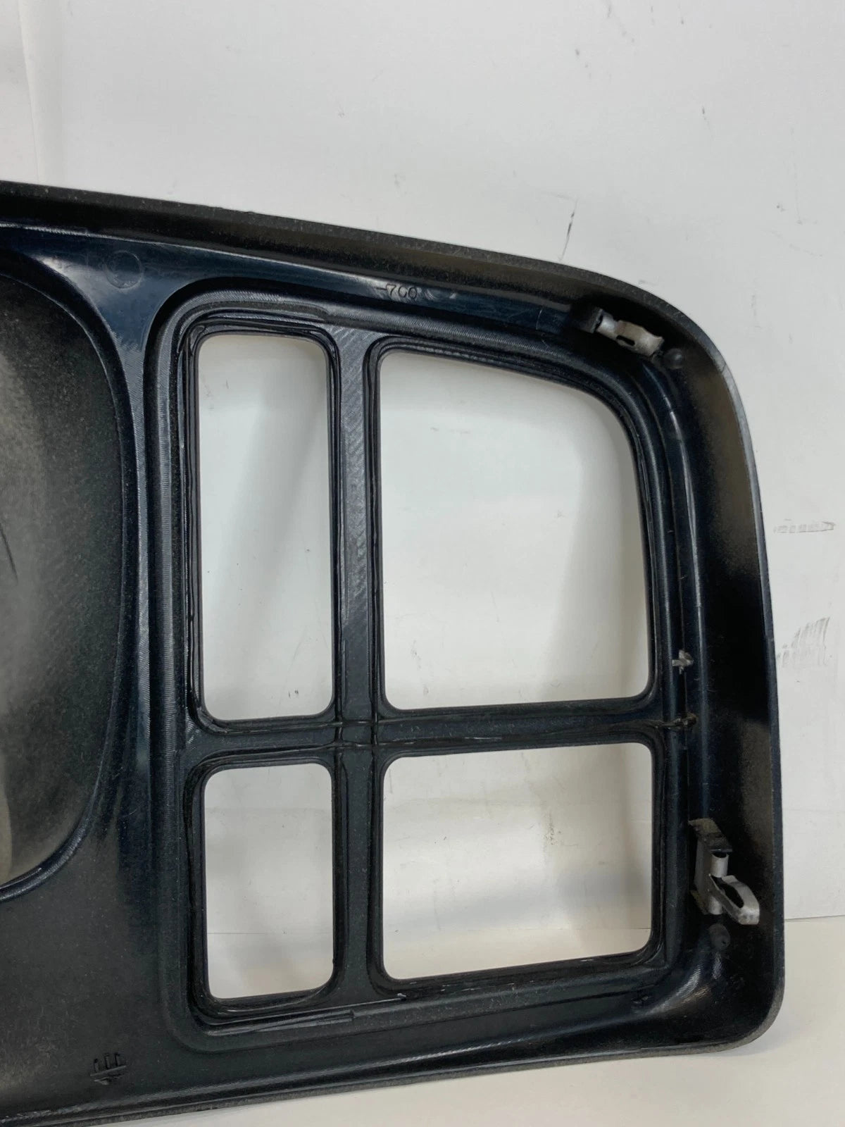 03-06 TAHOE YUKON SILVERADO DASH INSTRUMENT RADIO CLUSTER TRIM BEZEL 15178708