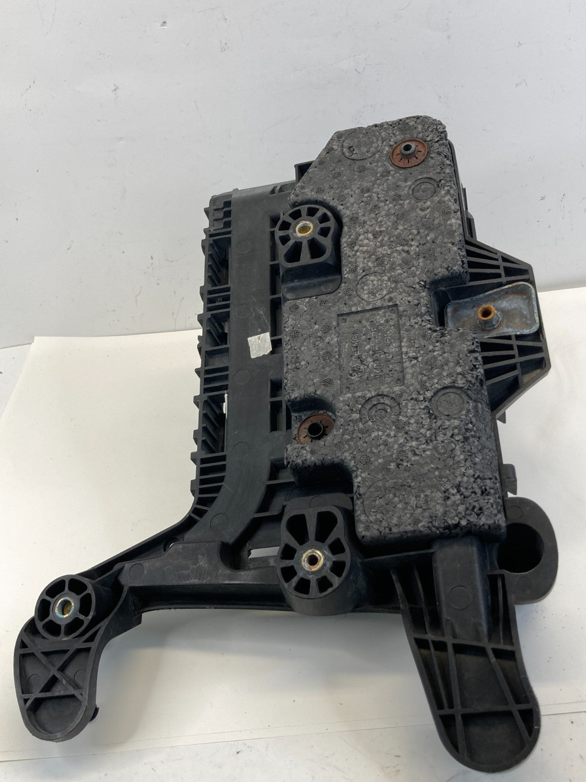 09-17 Volkswagen CC 05-18 Jetta Battery Tray Holder Support Bracket 3C0915336