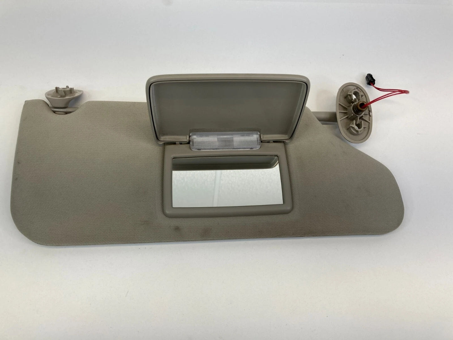05-10 JEEP GRAND CHEROKEE RIGHT PASSENGER SIDE SUNVISOR SUN VISOR SHADE W LIGHT
