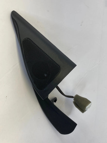 2009-2015 KIA SORENTO FRONT RIGHT INNER DOOR QUADRANT COVER CORNER W SPEAKER OEM