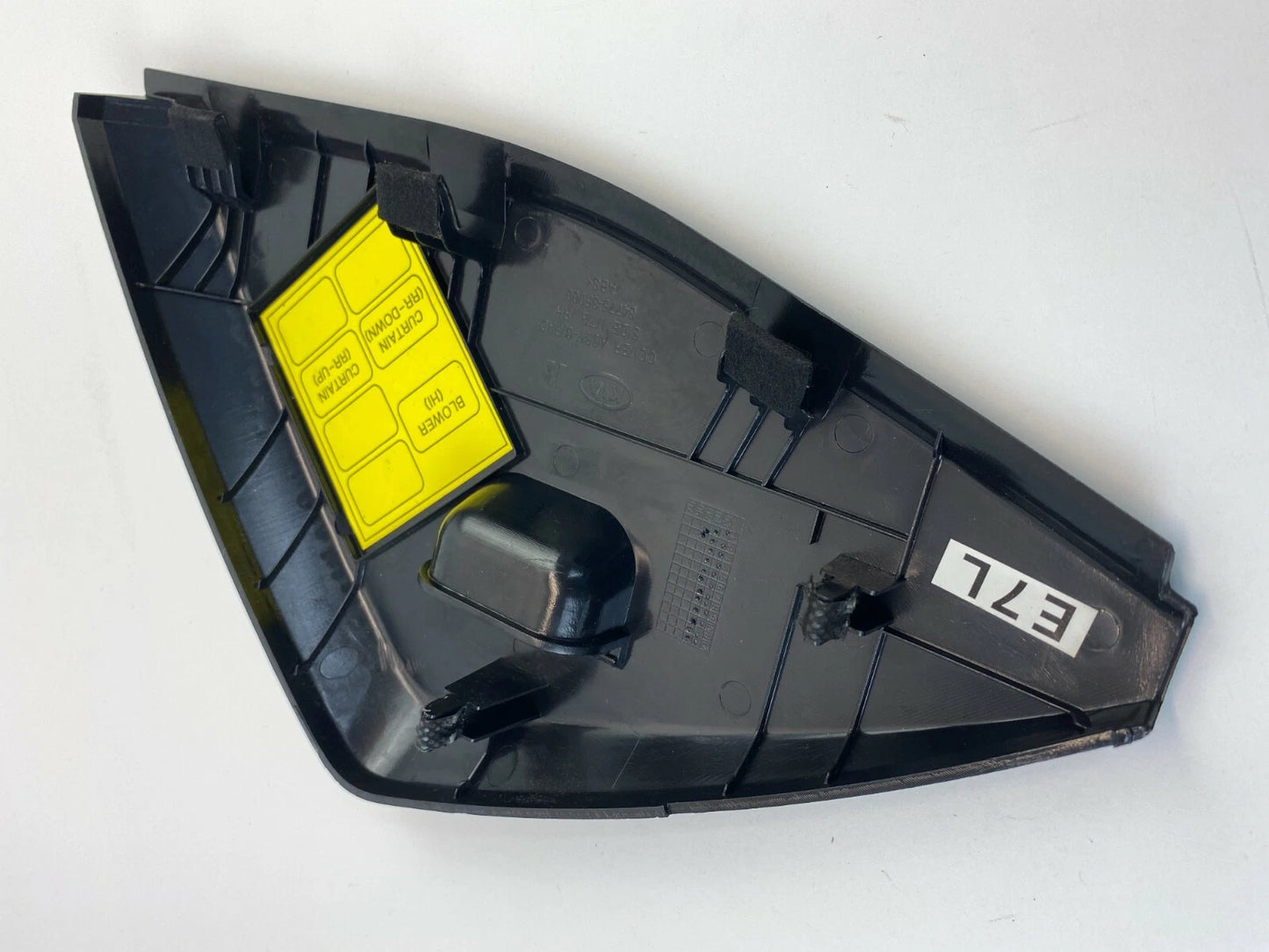 2004-2006 KIA AMANTI FRONT RIGHT PASSENGER DASH END SIDE COVER TRIM 84775-3F000