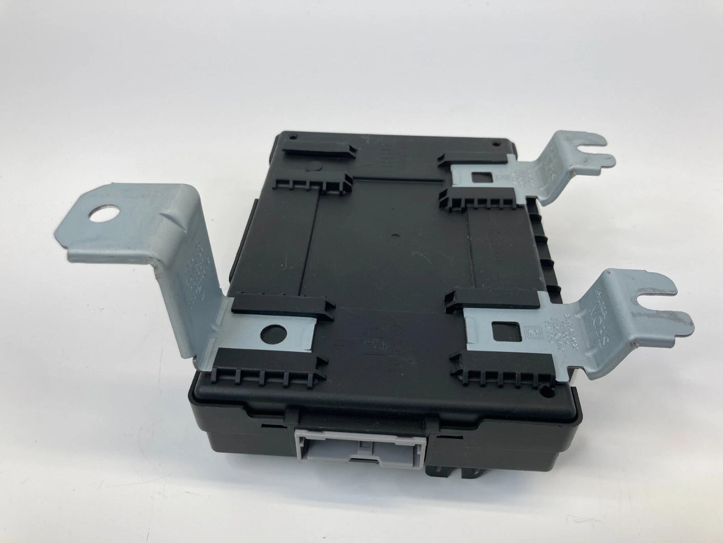 2013 2014 HYUNDAI SANTA FE 3.3L BODY CONTROL MODULE UNIT BCM ECU 95400-B8930 OEM